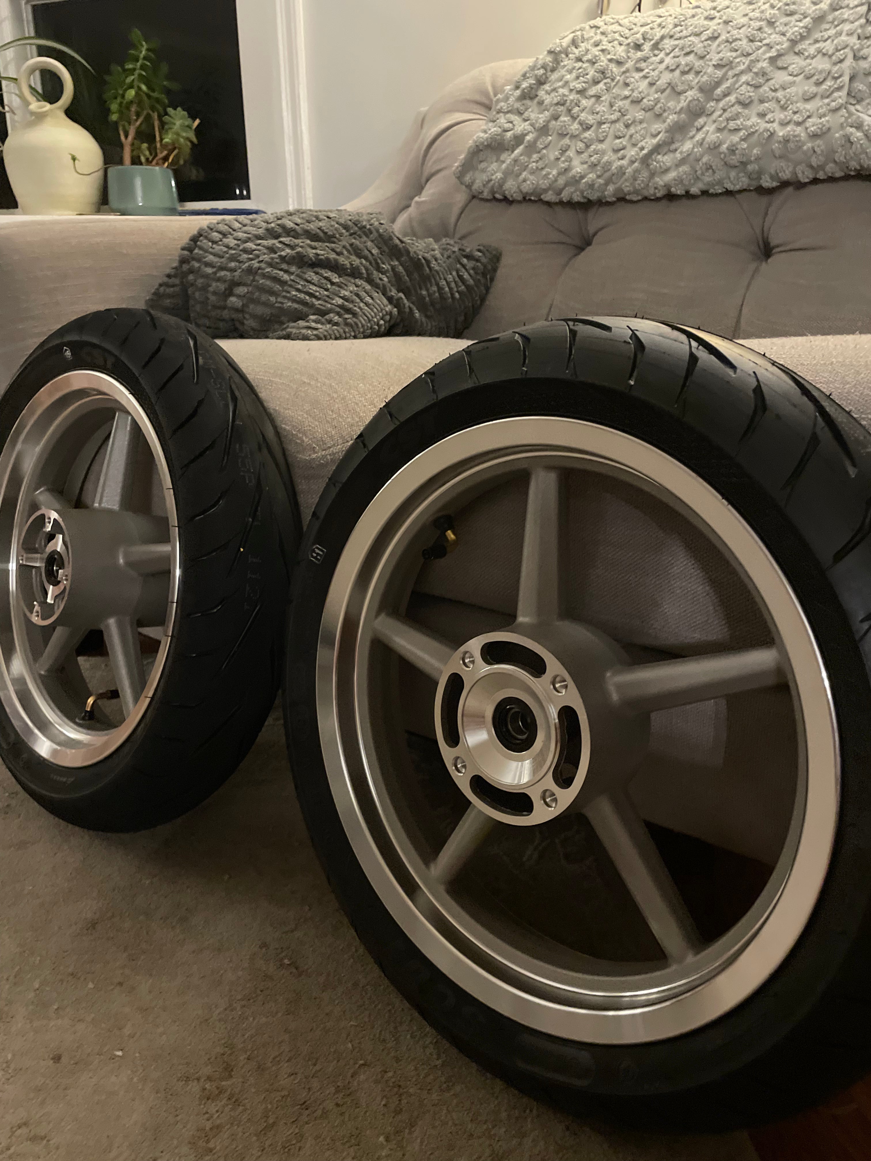 14in Kenda Curve sets